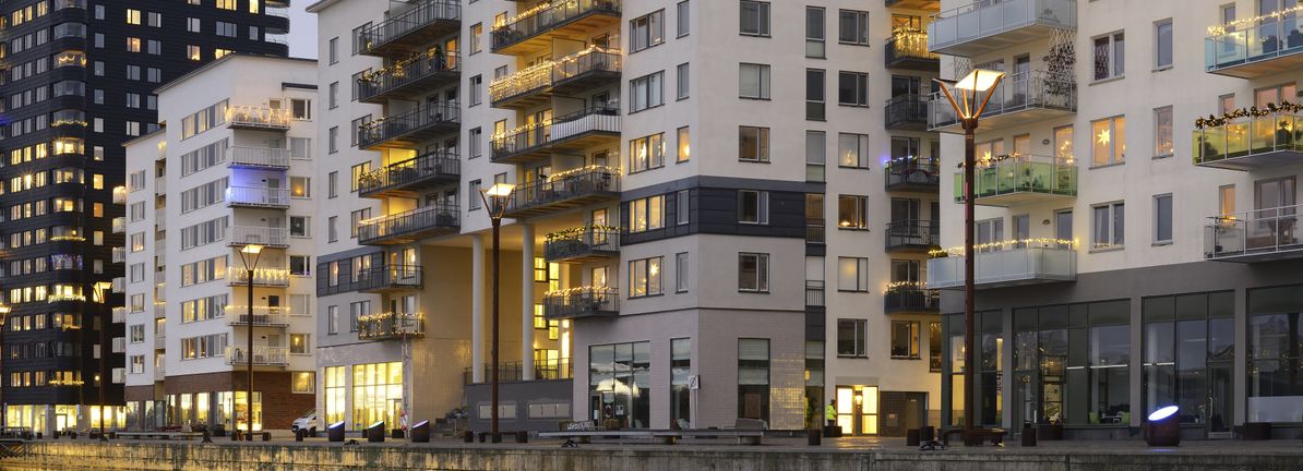 A Look At Equity LifeStyle Properties (ELS) Valuation After Recent Mixed Share Performance