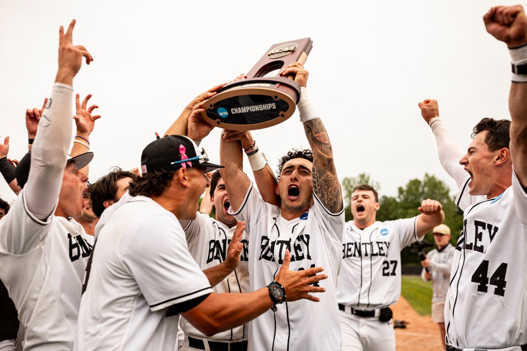 Bentley reaches Div. II College Baseball World Series in dramatic fashion